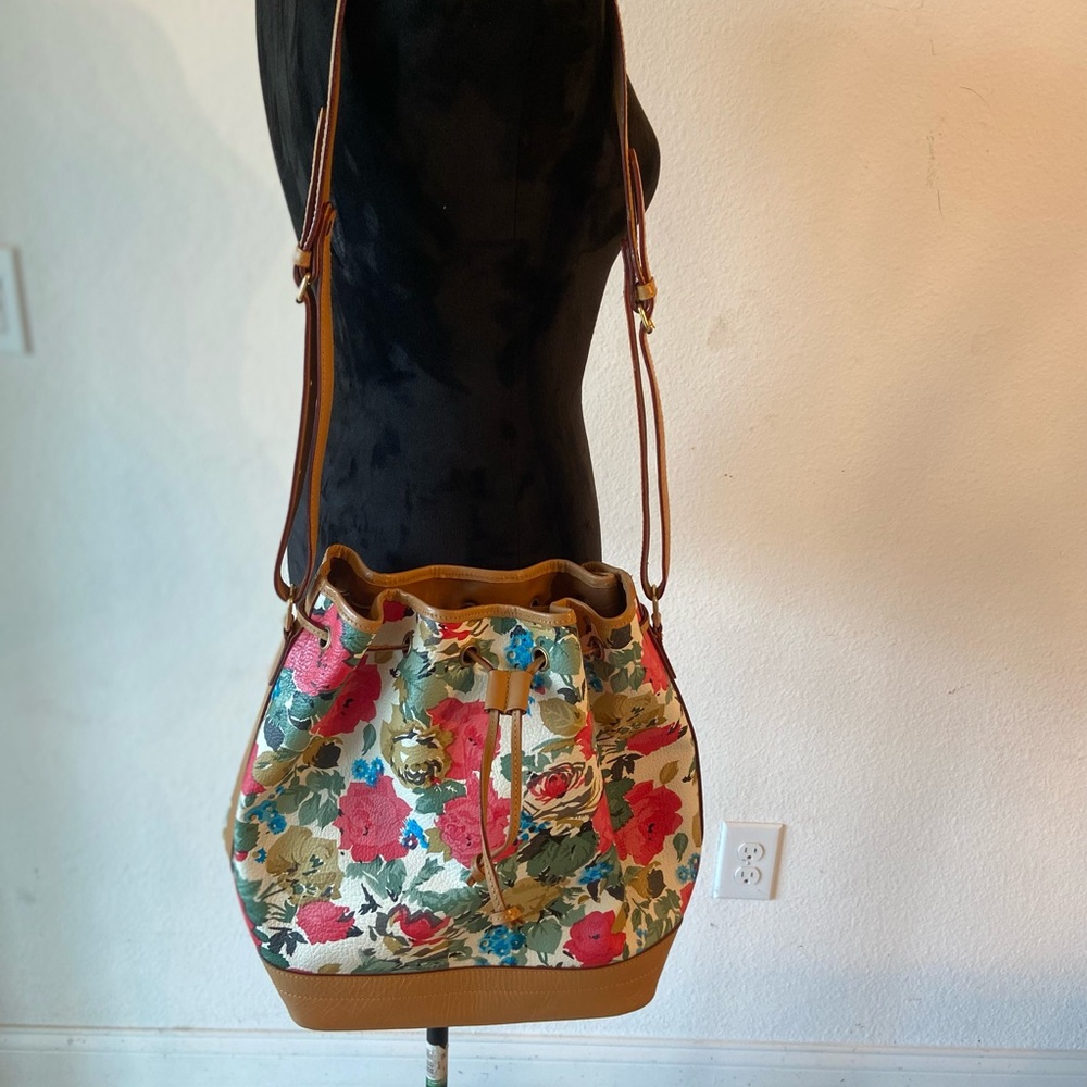 DLS International purse